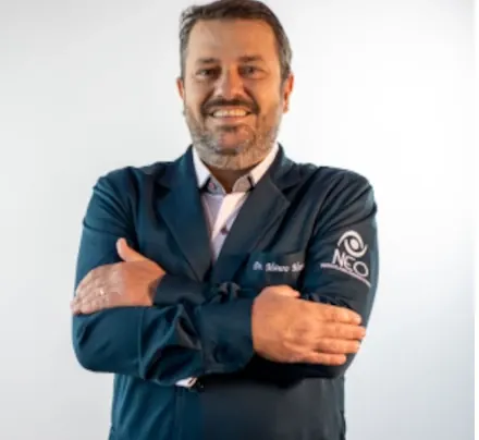 <strong>Dr. Mauro Moretti</strong><br>Especialista de Ortodontia