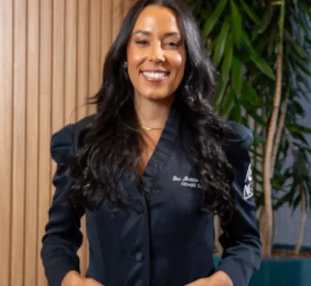 <strong>Drª Mariana Dormundo</strong><br>Cirurgiã dentista